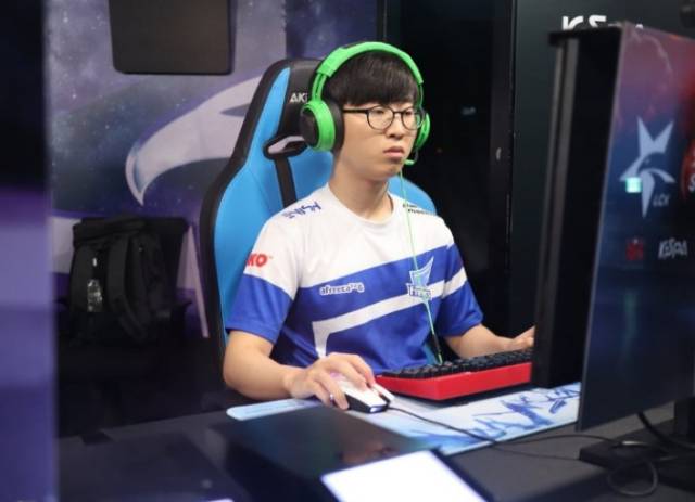 养年轻球员 养年轻球员