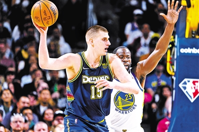 的牛牛桌上 的牛牛桌上