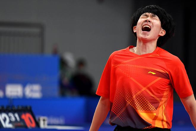 守篮板松动 守篮板松动